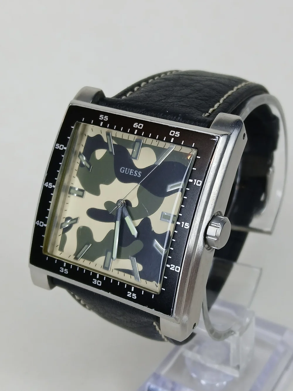 Guess w95065g1 watch
